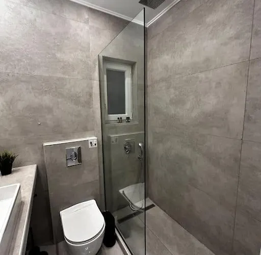 Elite With Private Parking Kawala