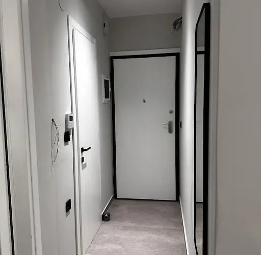 Elite With Private Parking Apartament