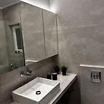 Elite With Private Parking Apartman *