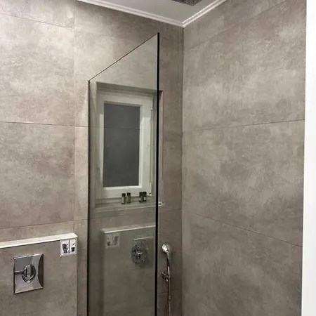 Elite With Private Parking