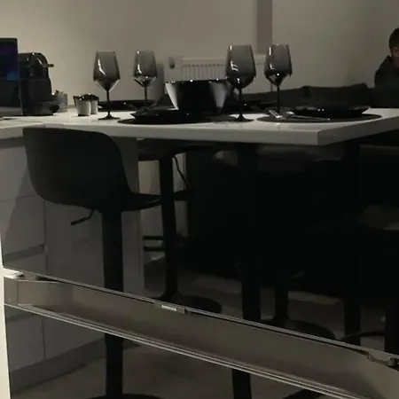 דירה Elite With Private Parking *